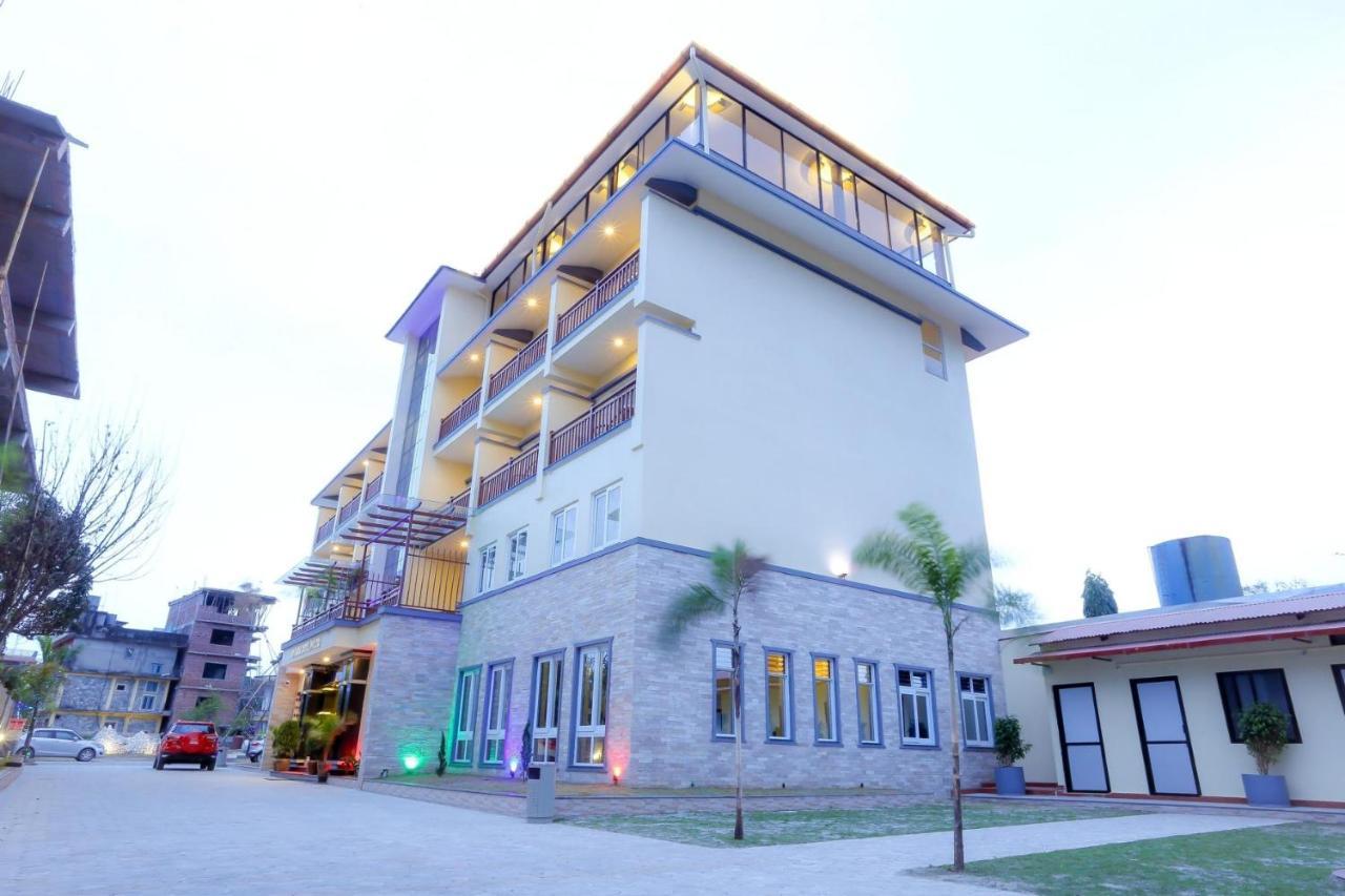 Om Gaura Hotel 포카라 외부 사진