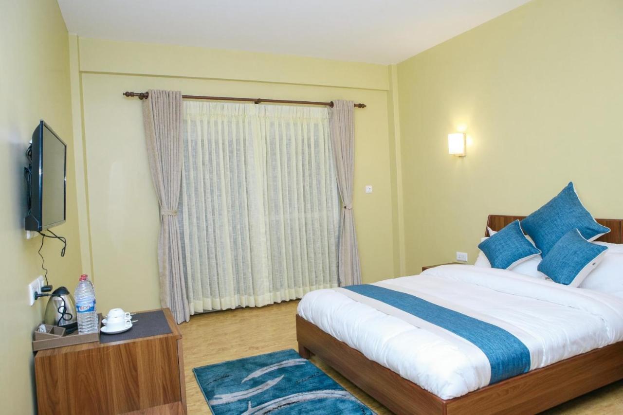 Om Gaura Hotel 포카라 외부 사진