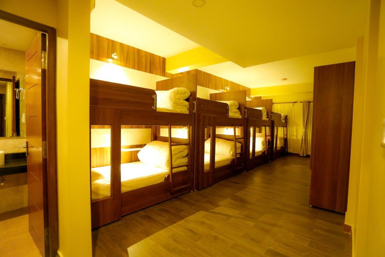 Om Gaura Hotel 포카라 외부 사진
