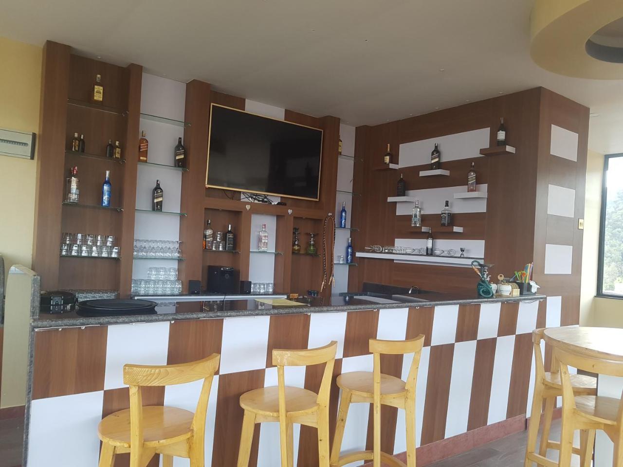 Om Gaura Hotel 포카라 외부 사진