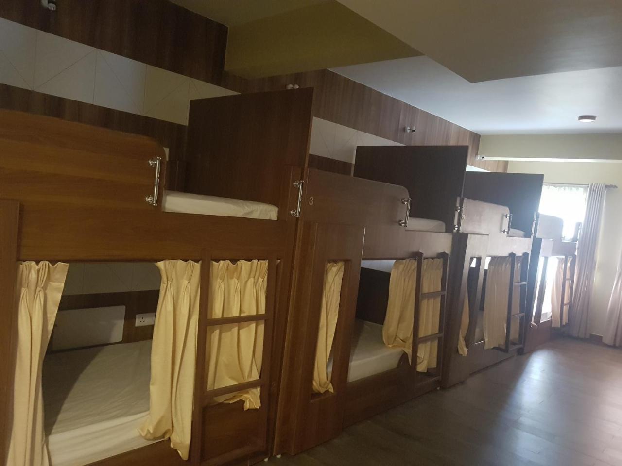 Om Gaura Hotel 포카라 외부 사진